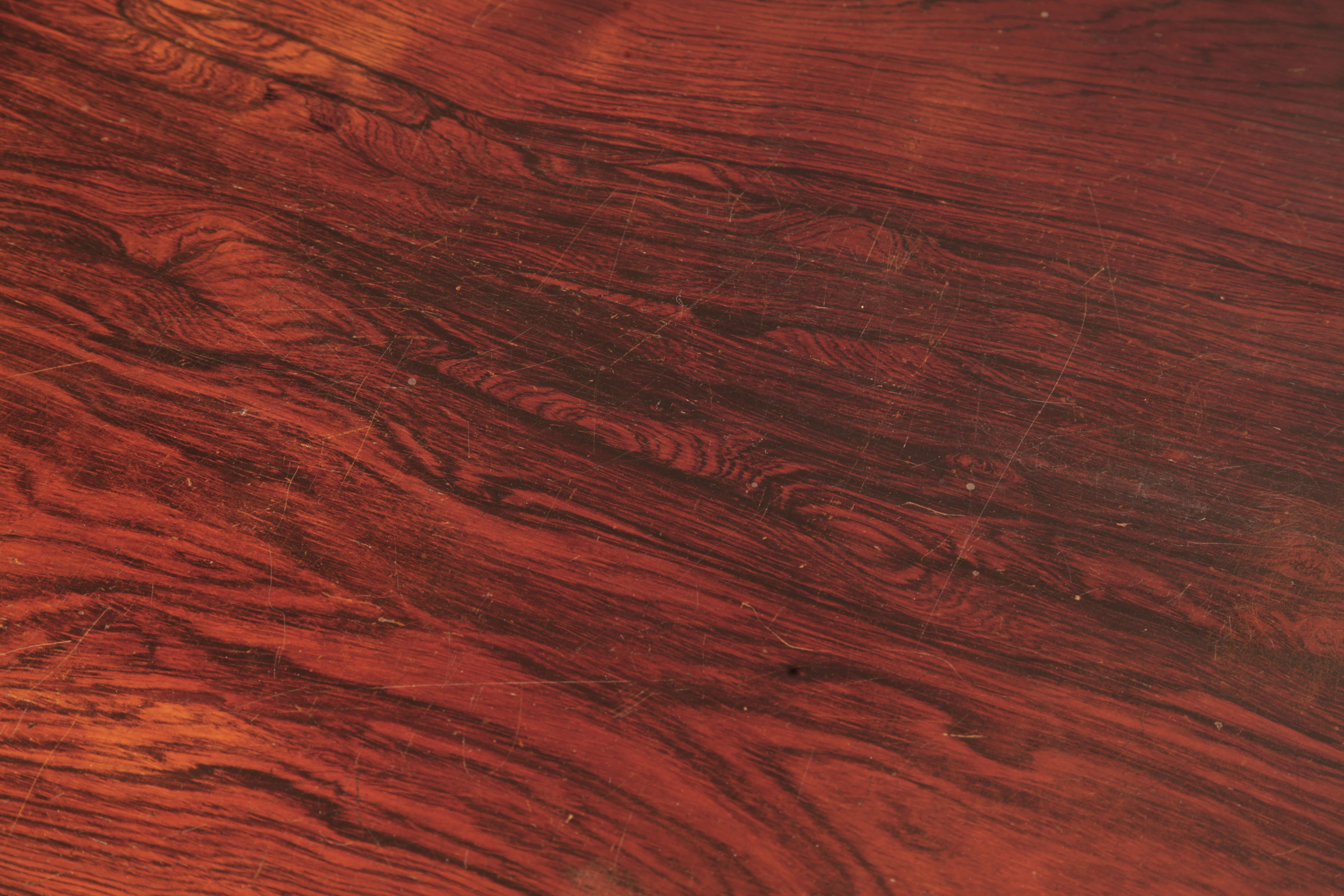 Steinway rosewood wood grain detail